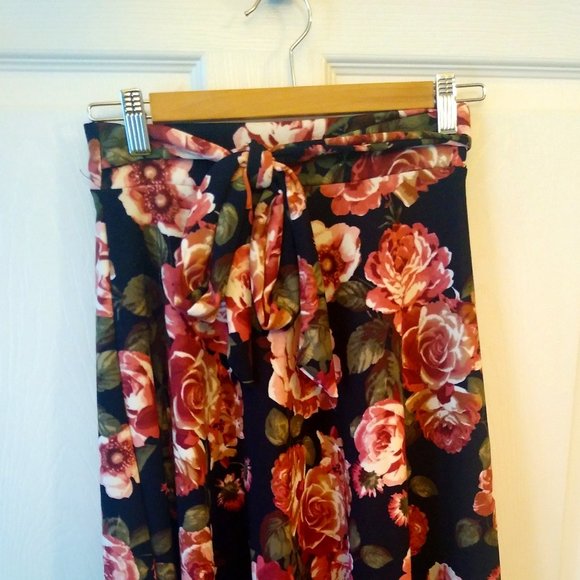 Rose Print Skirt - Picture 1 of 4
